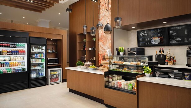 Coffee shop - Hotel Zessa Orange County Airport, a DoubleTree by Hilton (Santa Ana)