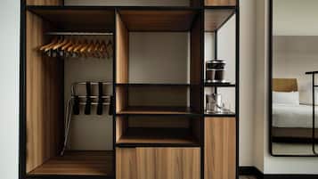 Roupas de cama premium, edredons de pluma, cofres nos quartos