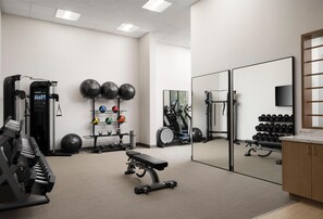 Fitness facility - Hotel Zessa Orange County Airport, a DoubleTree by Hilton (Santa Ana)