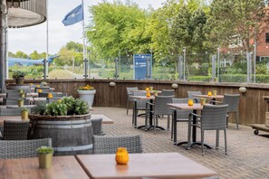 Terrace/patio - Fletcher Hotel-Restaurant Noordsee-Ameland (Nes)