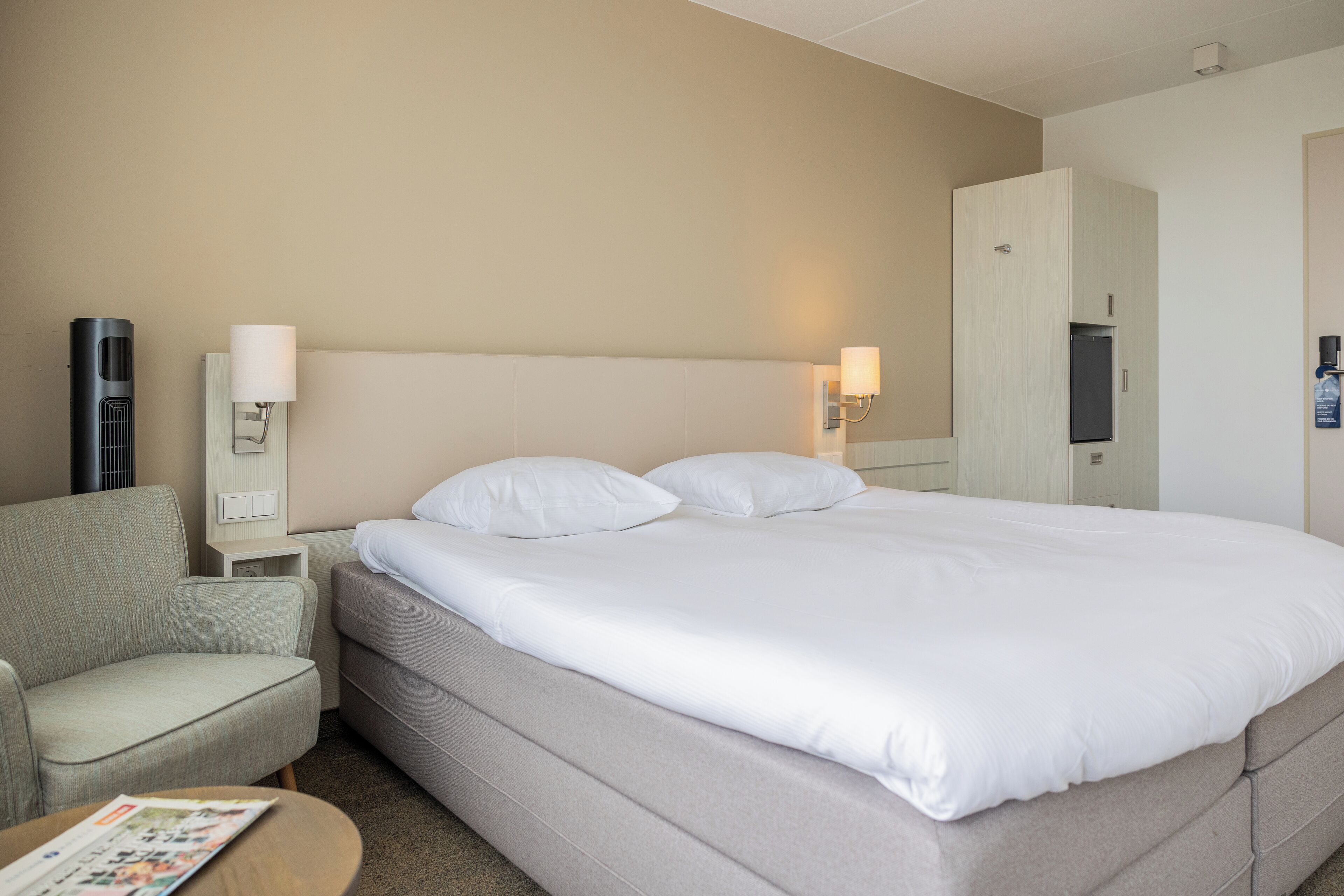 comfort room, 2 single beds, balcony | 1 bedroom, soundproofing, cots/infant beds, free wifi