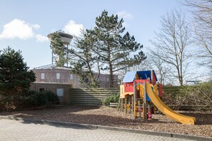 Children’s play area – outdoor