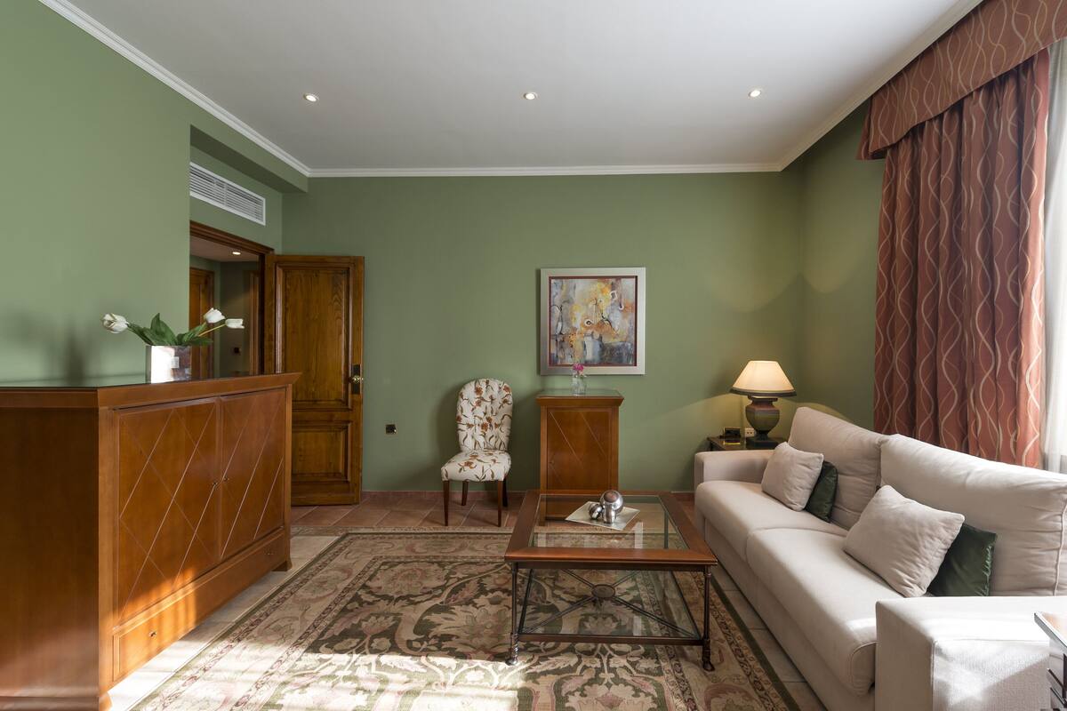 down duvets, minibar, in-room safe, individually furnished