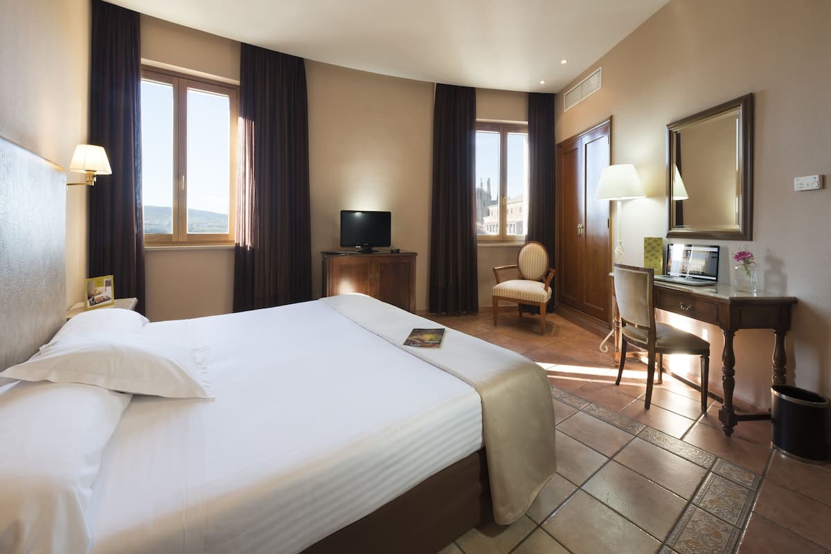 double room | down duvets, minibar, in-room safe, individually furnished