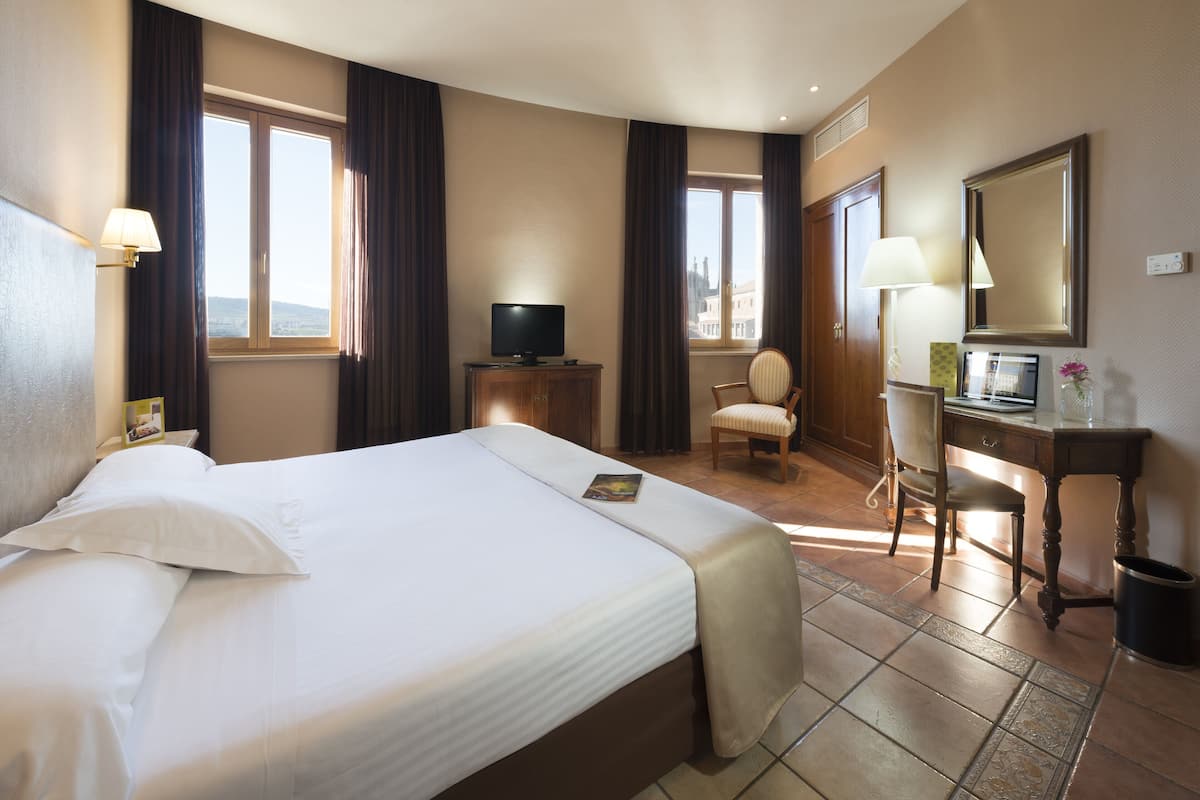 Down duvets, minibar, in-room safe, individually furnished