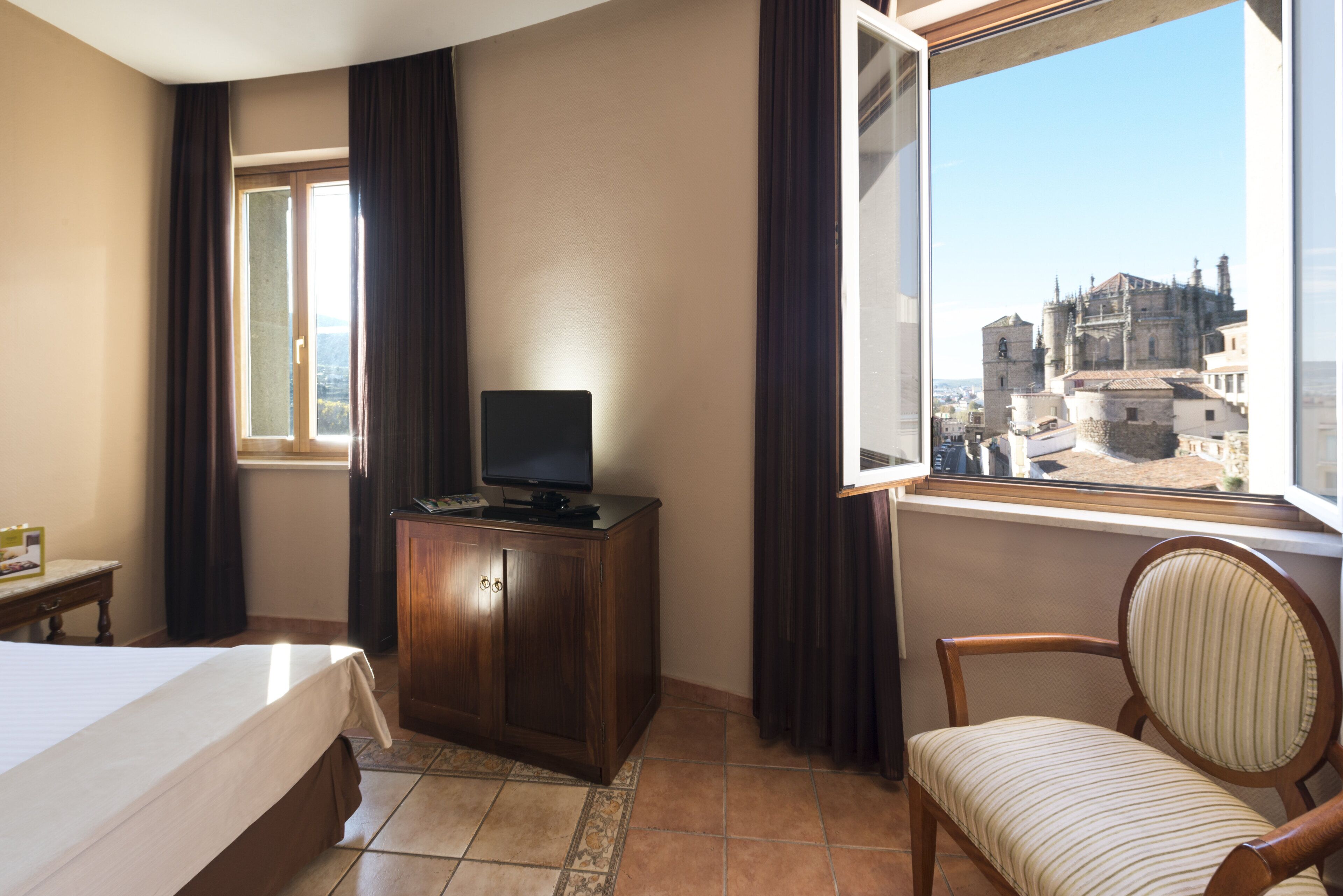 double room | down duvets, minibar, in-room safe, individually furnished