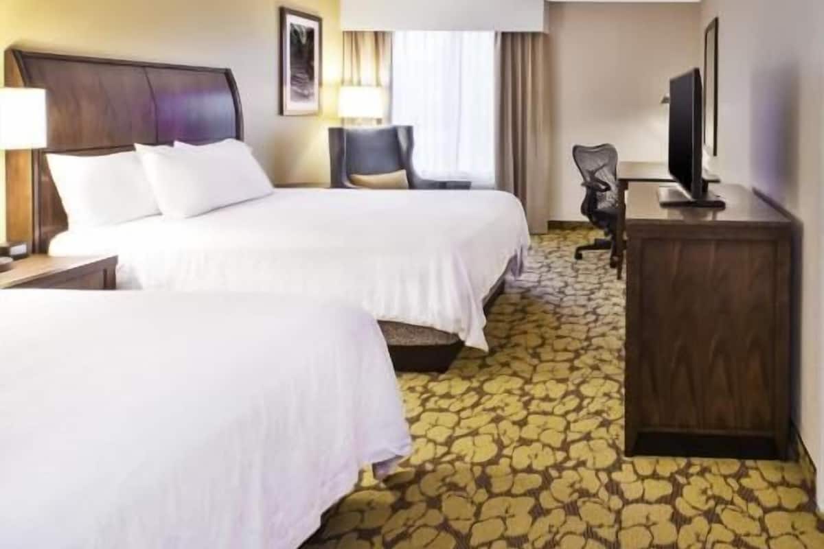 Skrivebord, arbejdsområde til bærbare computere, mørklægningsgardiner