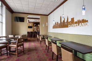 Bar (on property) - Hilton Garden Inn Cleveland Downtown (Cleveland)