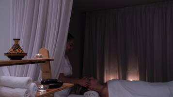 Couples treatment rooms, body treatments, deep-tissue massages