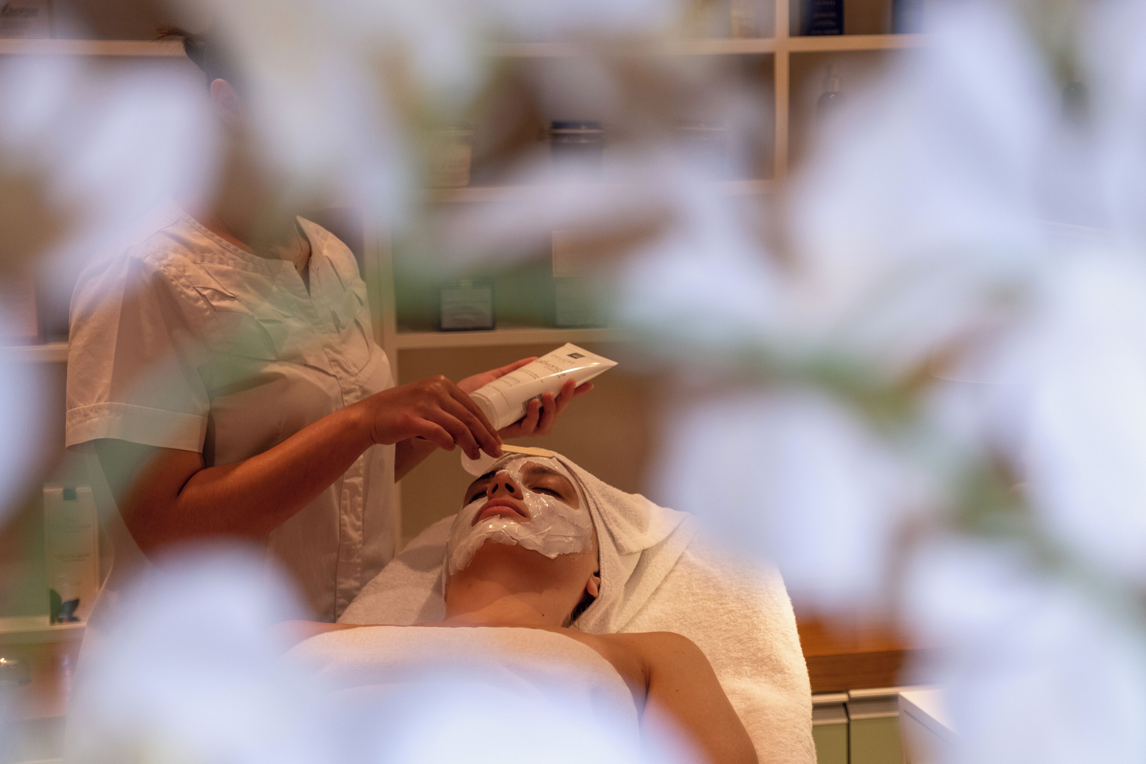 couples treatment room(s), body treatments, deep-tissue massages