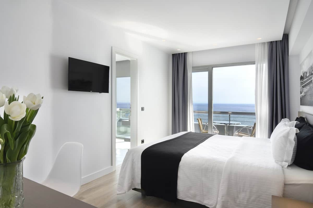 Double Room, Panoramic Sea View | Minibar, in-room safe, desk, blackout drapes
