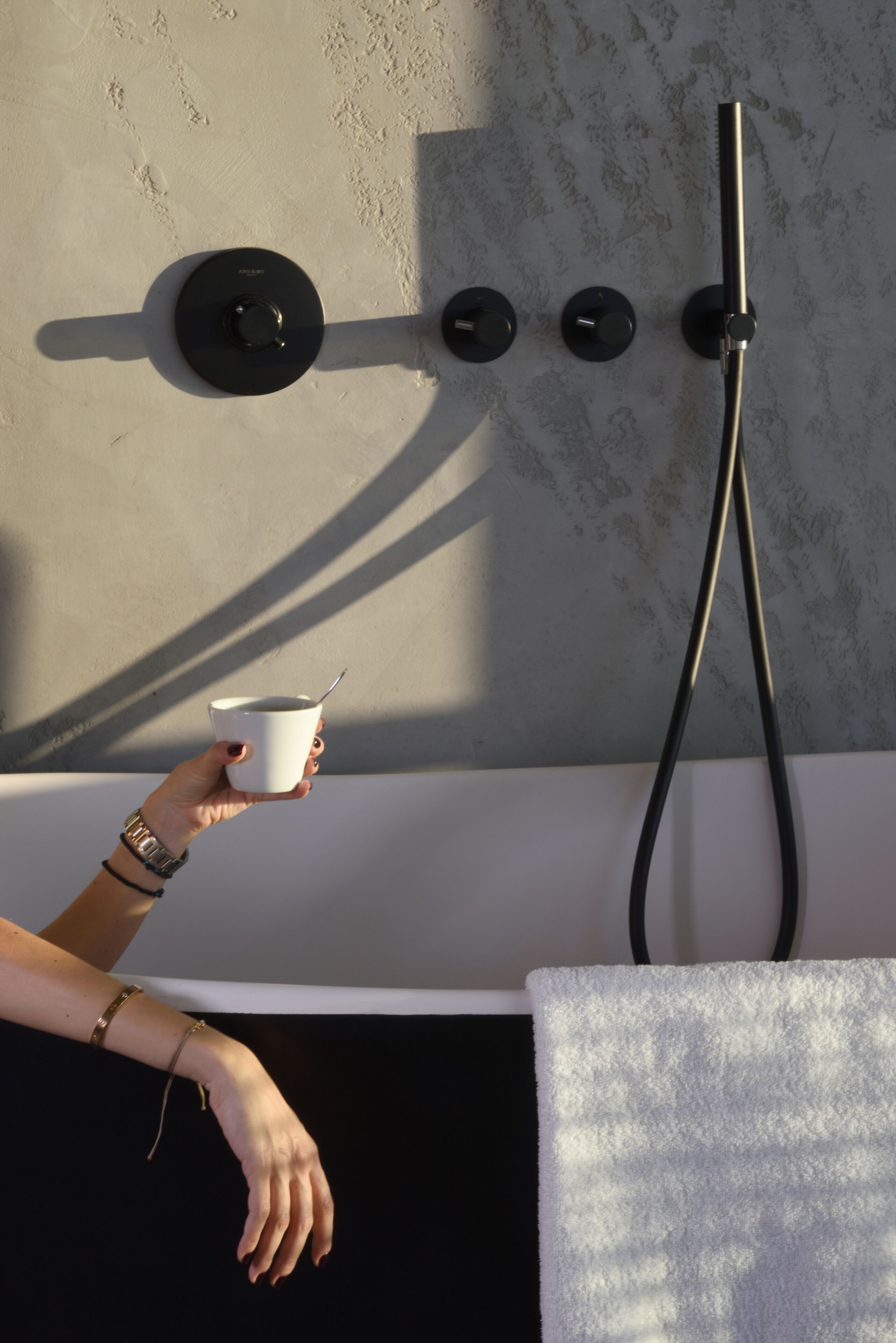 suite, 1 king bed, sea view | deep-soaking bathtub