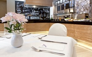 Breakfast area - Poseidon Athens (Palaio Faliro)