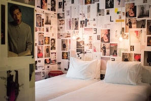 Superior Twin Room | Hypo-allergenic bedding, down comforters, in-room safe - Hotel The Exchange (Amsterdam)