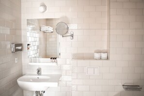 Bathroom sink - Hotel The Exchange (Amsterdam)
