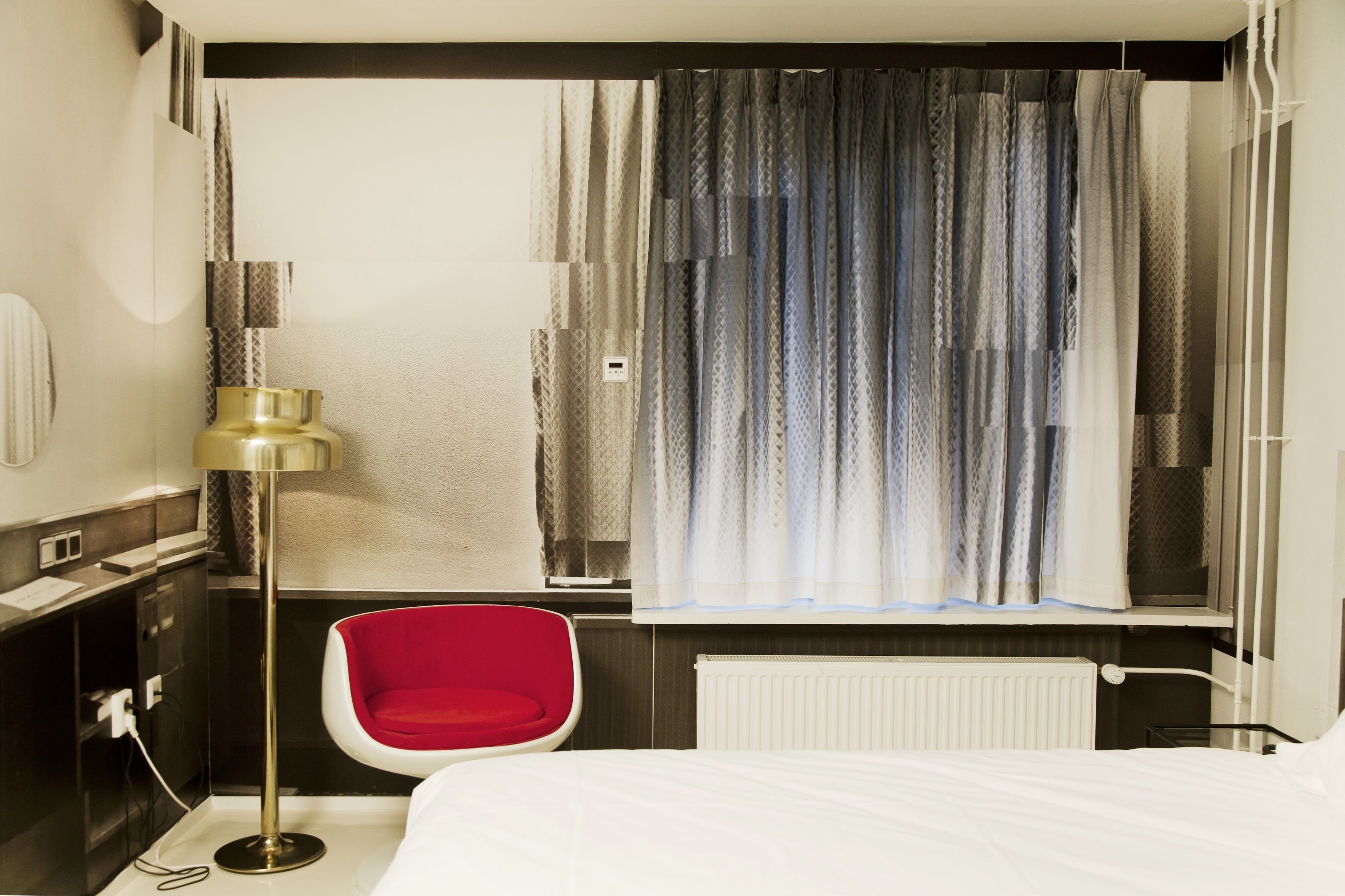 deluxe double room | hypo-allergenic bedding, down duvets, in-room safe