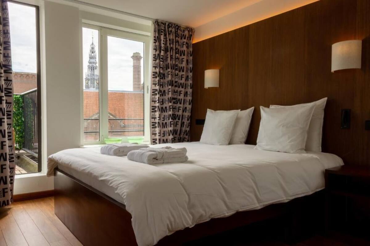 Superior Studio Suite | Hypo-allergenic bedding available, down comforters, in-room safe