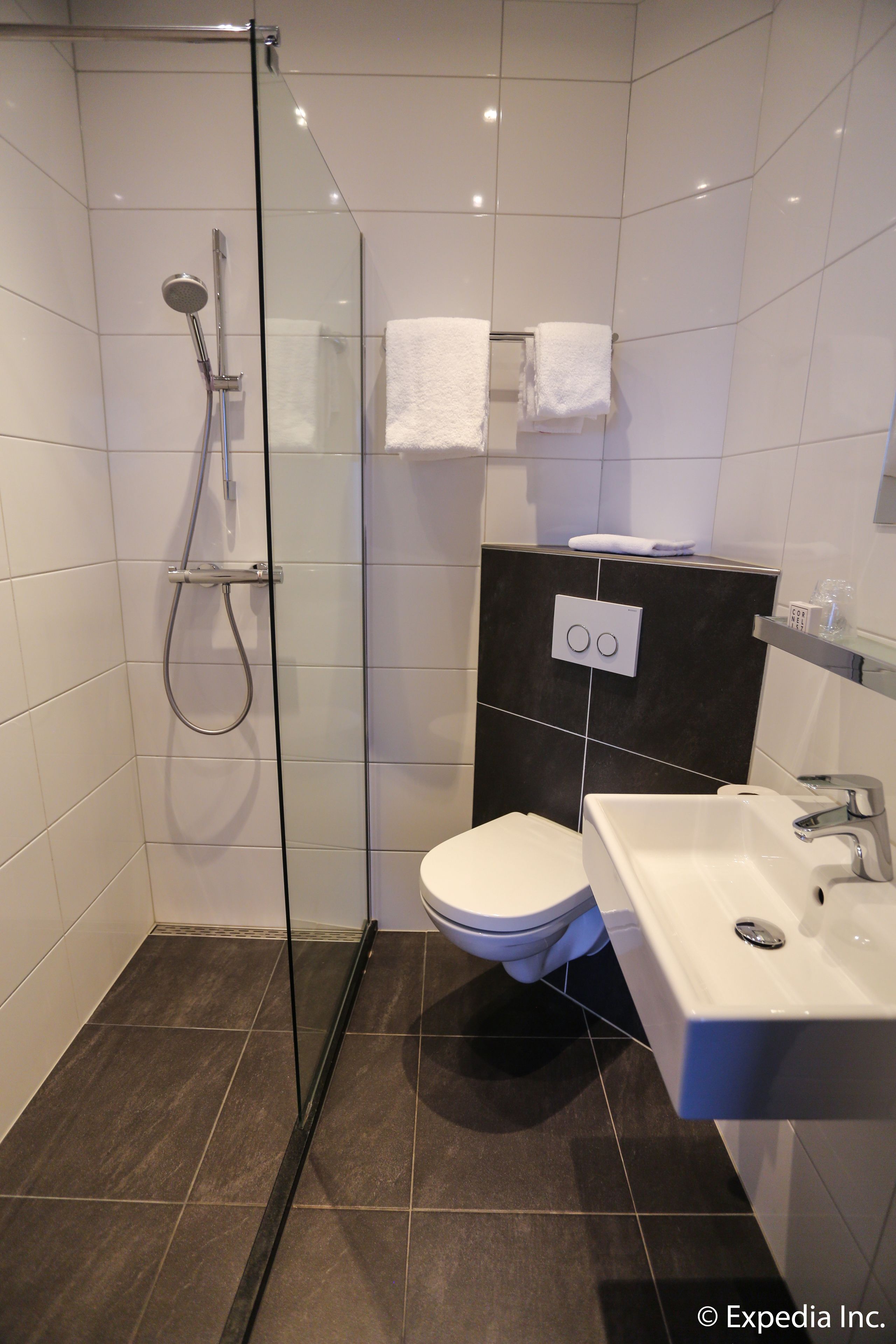 standard single room, 1 single bed | bathroom | shower, hair dryer, towels