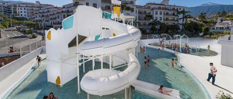 Surfing/boogie boarding