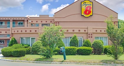 Super 8 by Wyndham Milford/New Haven