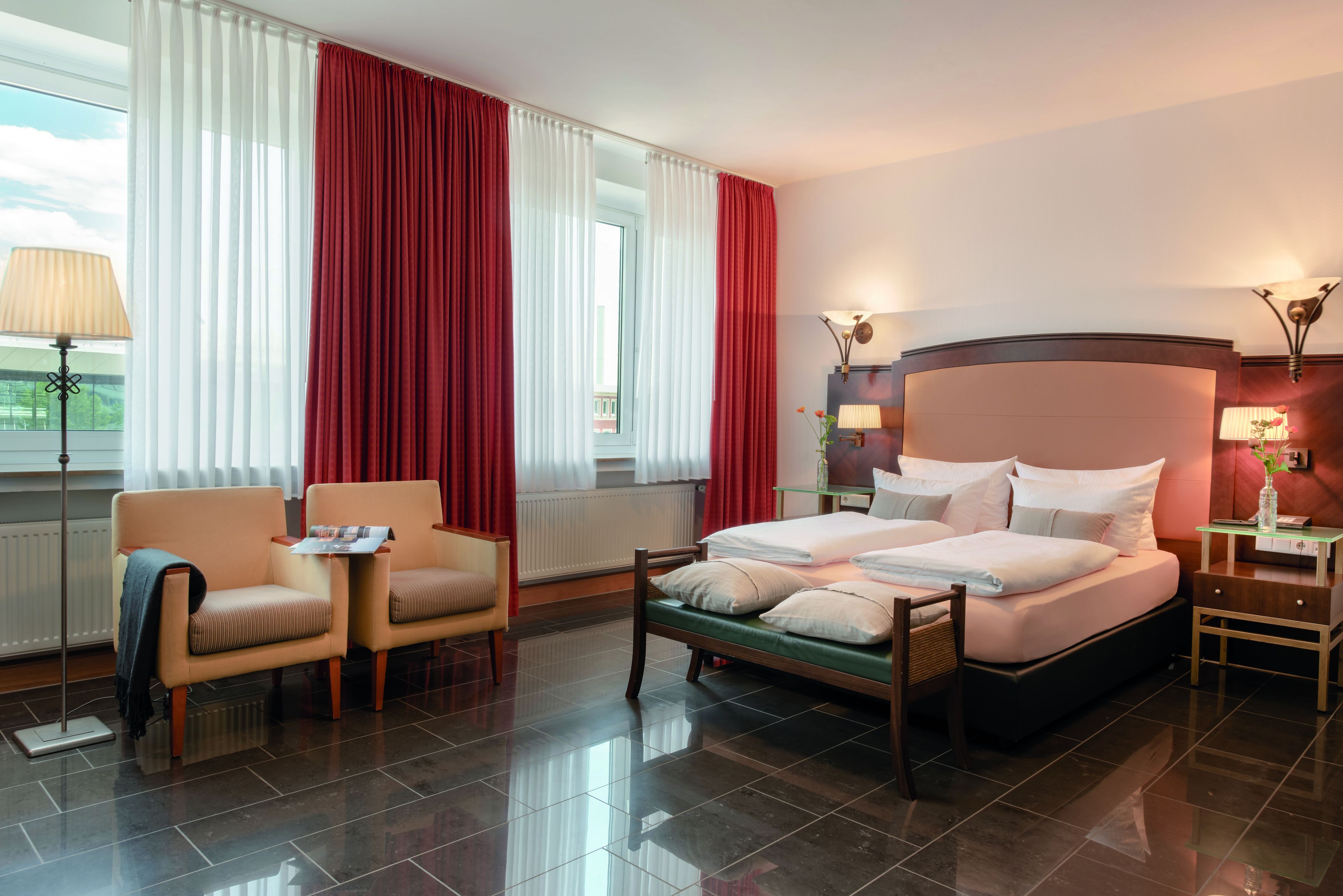 高级双人房, 城市景观 | Select Comfort 床、办公桌、隔音、熨斗/熨板