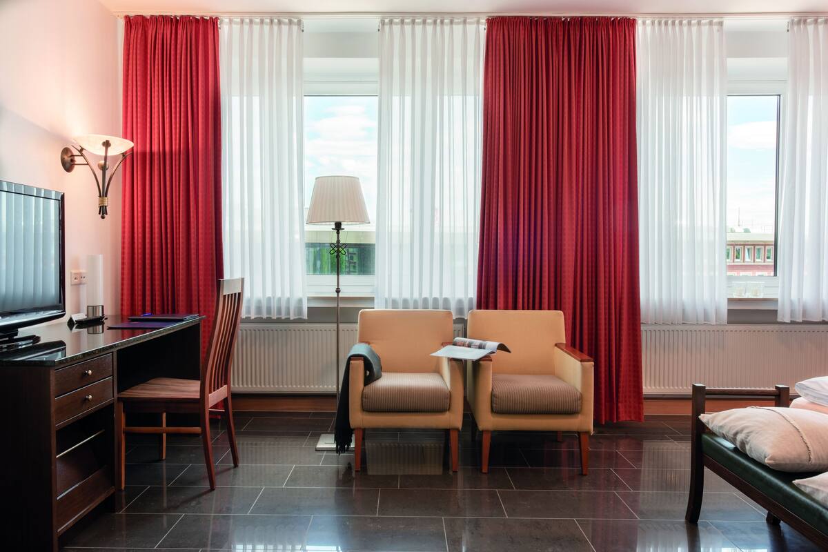 Superior Double Room, City View | Select Comfort beds, desk, soundproofing