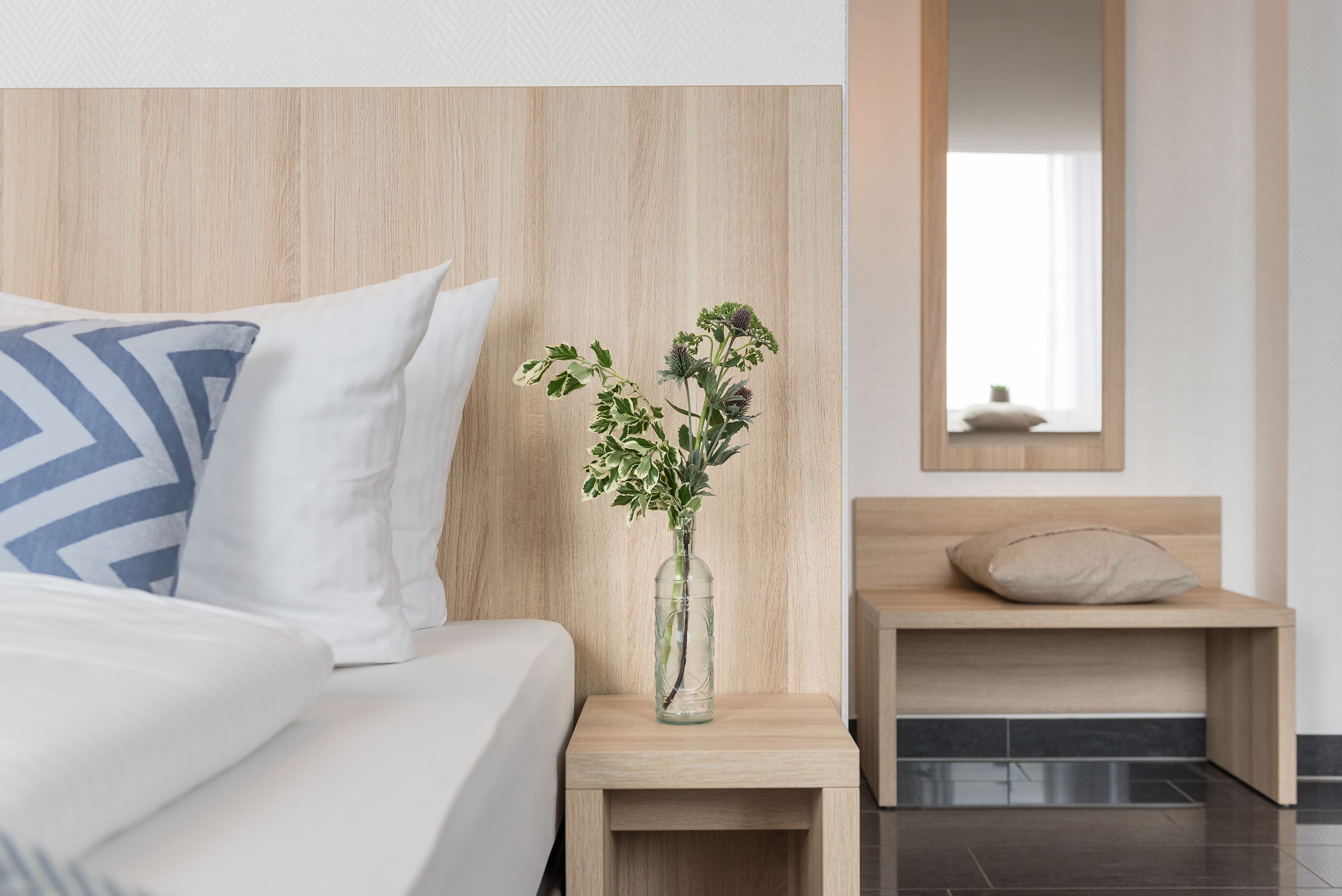 Standard tvåbäddsrum - utsikt mot staden | Select Comfort-madrasser, skrivbord och ljudisolering