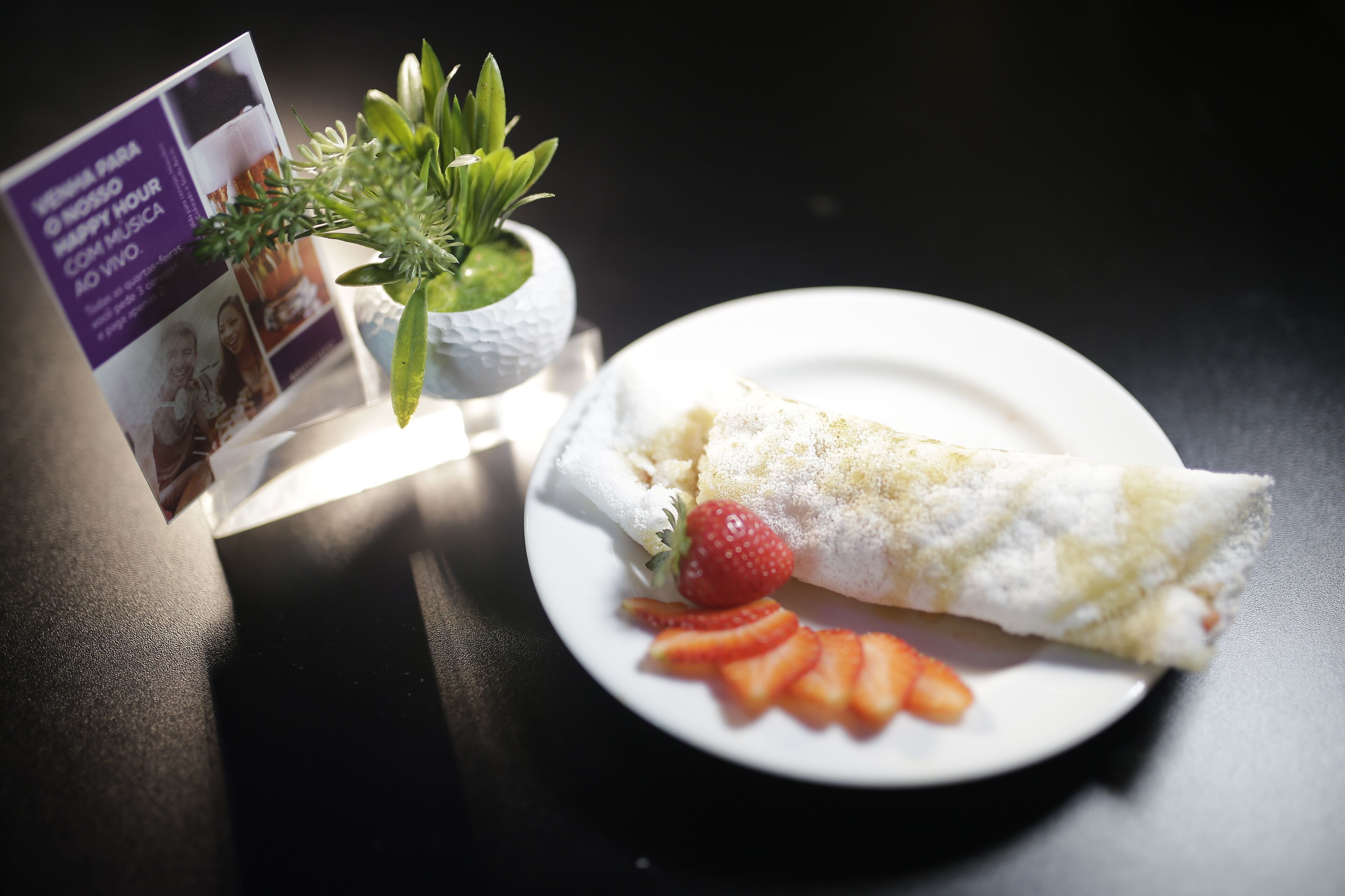 daily buffet breakfast (brl 66 per person)