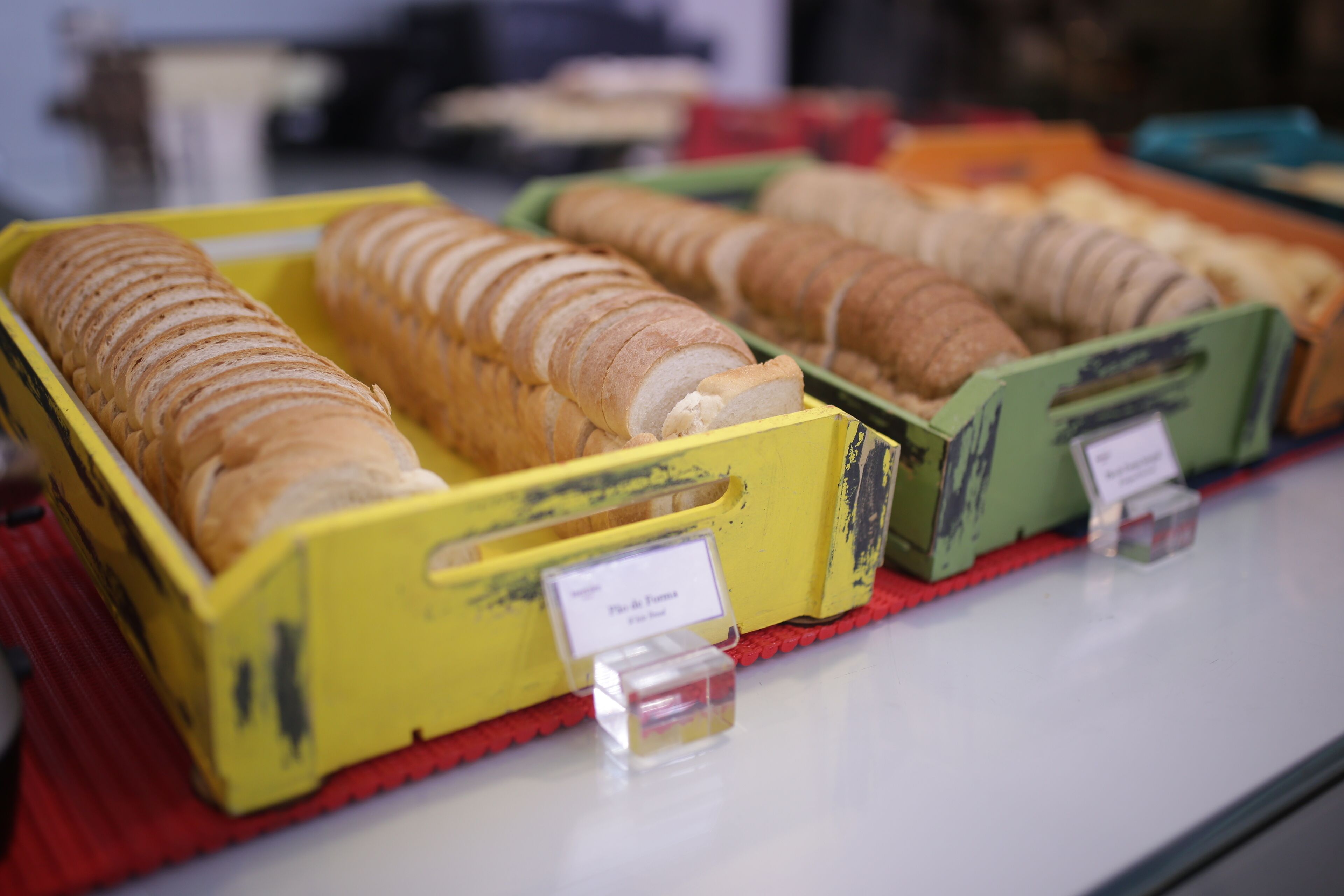 daily buffet breakfast (brl 66 per person)