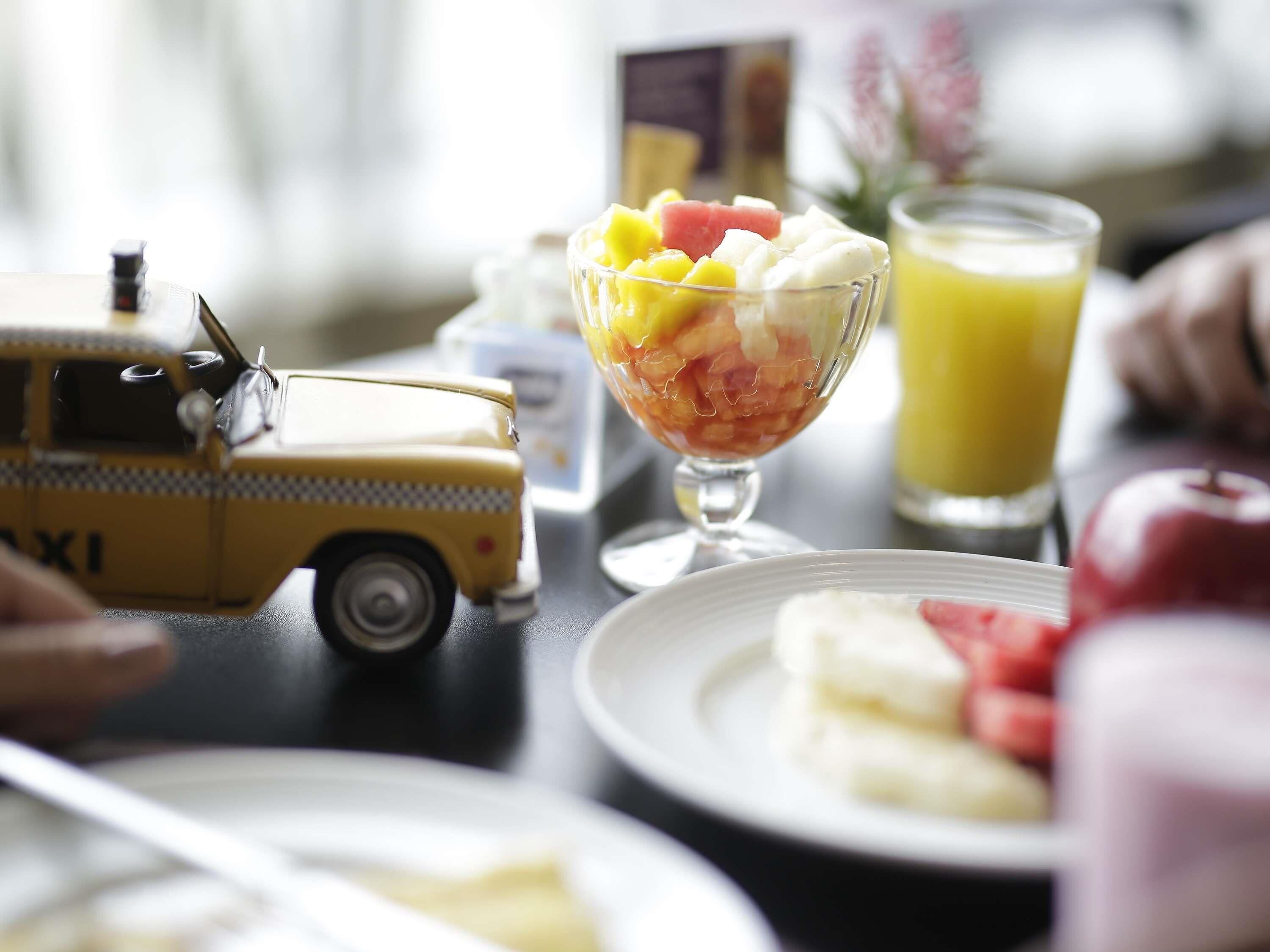 Daily buffet breakfast (BRL 66 per person)