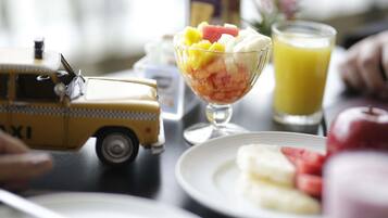 Daily buffet breakfast (BRL 66 per person)