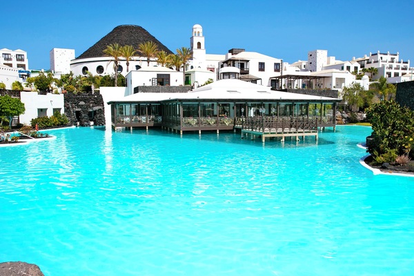 3 piscinas al aire libre