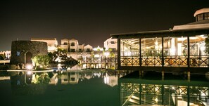 3 outdoor pools