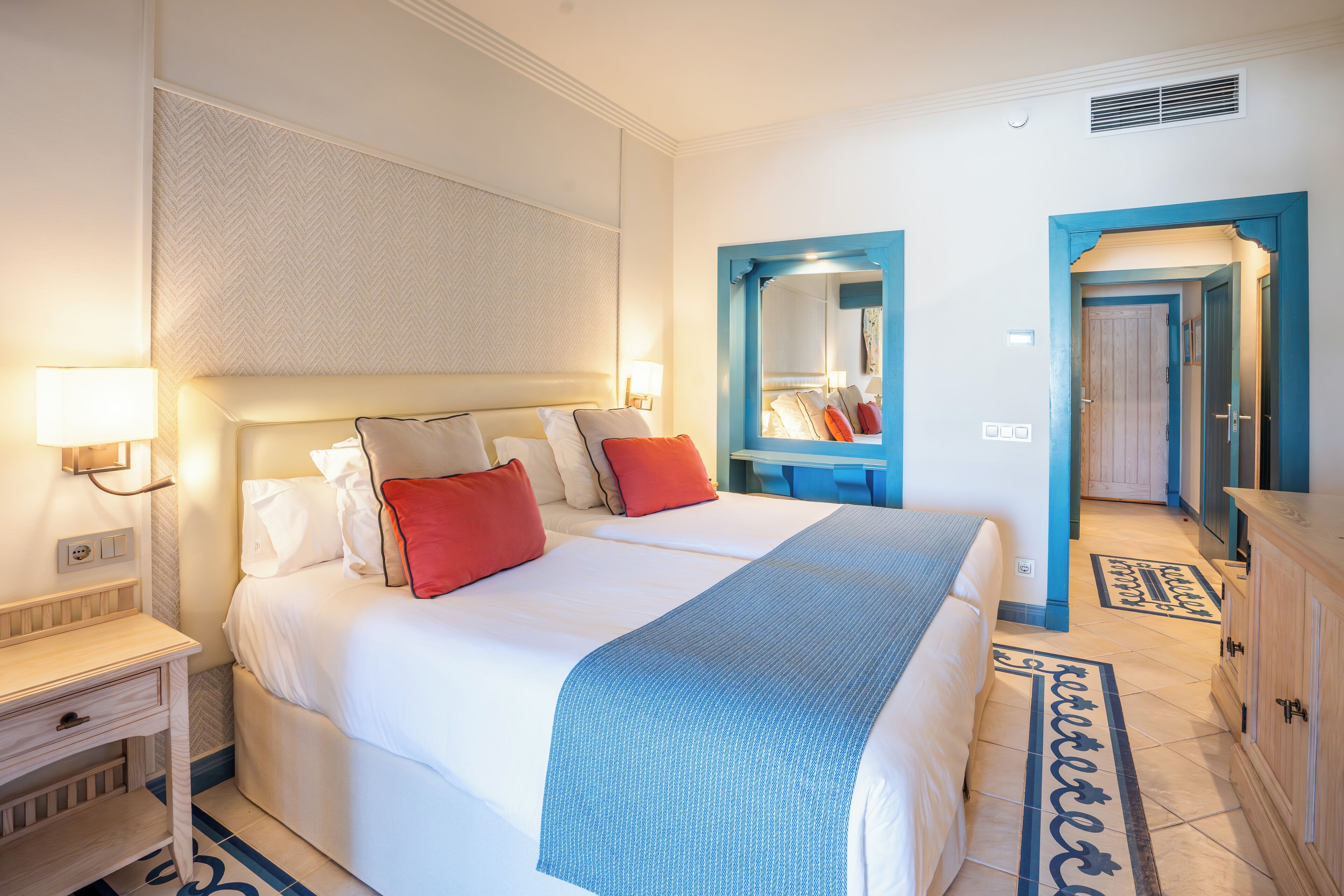 Minibar, in-room safe, desk, laptop workspace