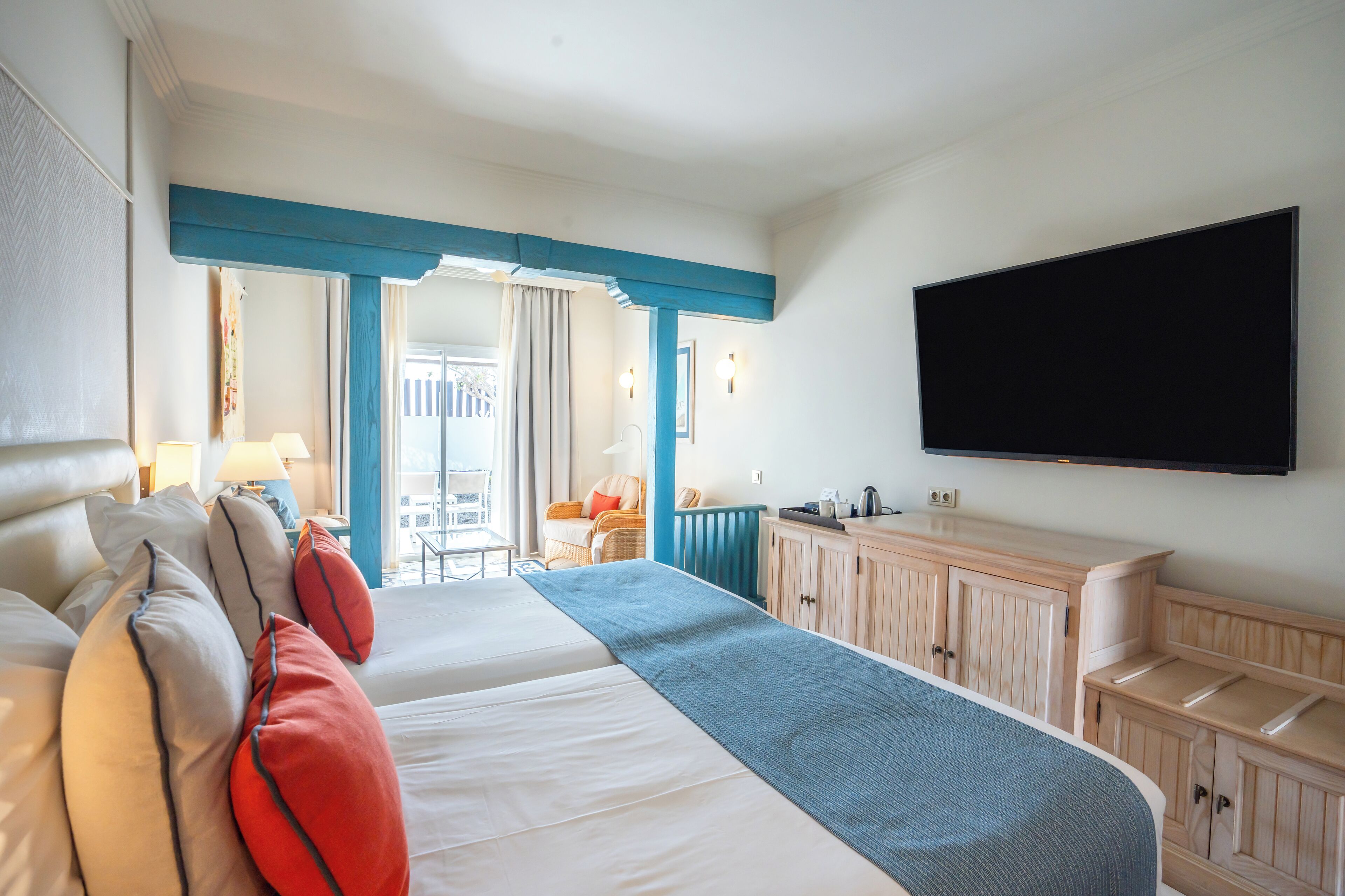 Junior Suite, Sea View (Club, only adults) | Minibar, in-room safe, desk, laptop workspace