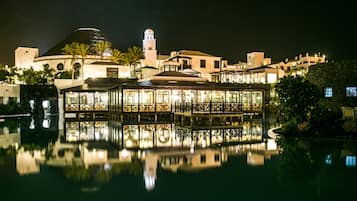 3 piscinas al aire libre