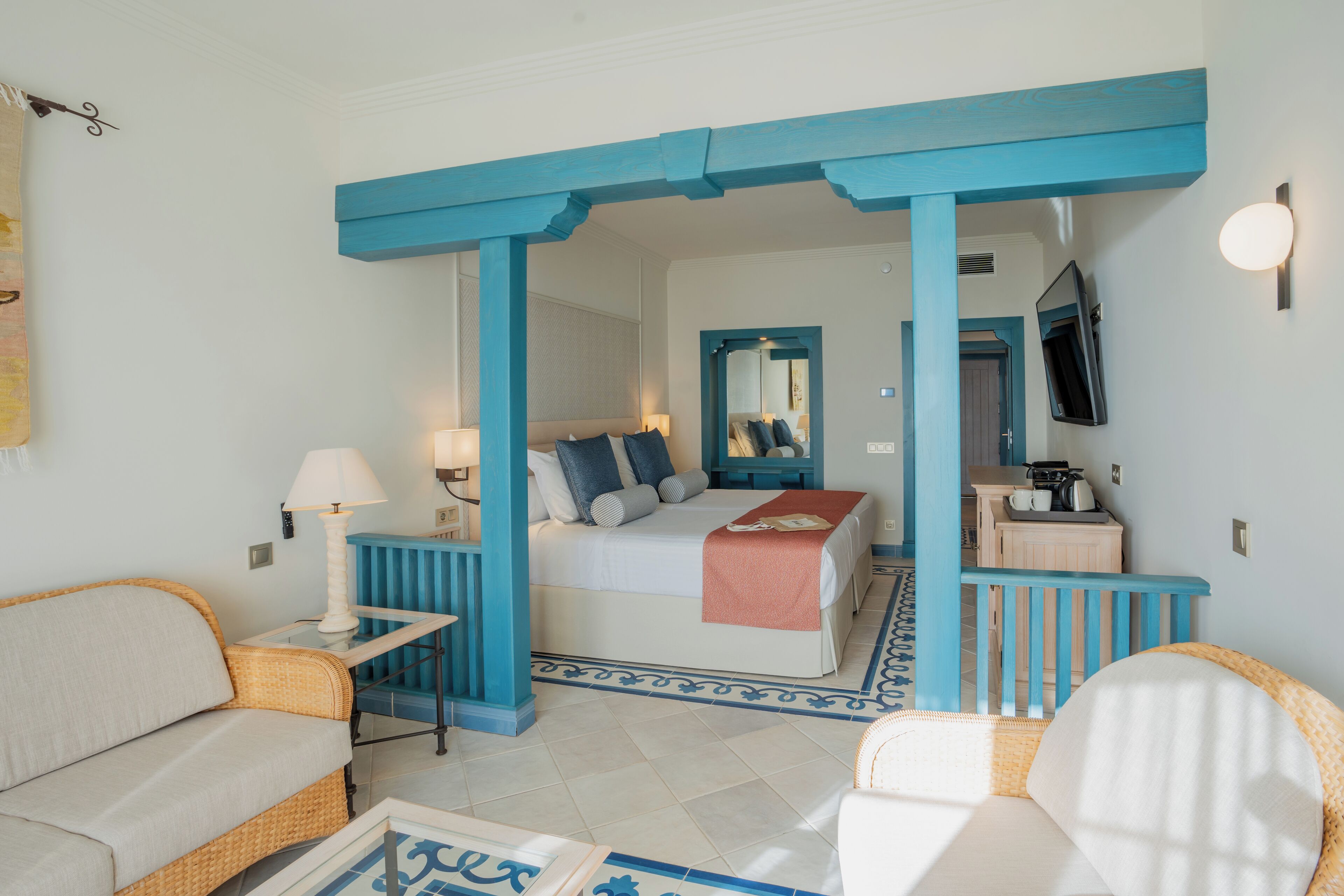 Minibar, in-room safe, desk, laptop workspace