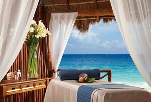 Couples treatment rooms, sauna, steam room, body treatments