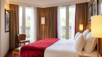 Surmatelas, minibar, coffres-forts dans les chambres, bureau