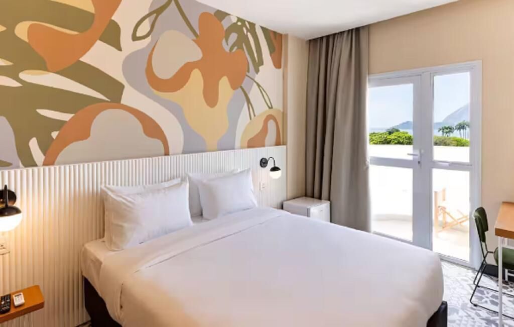 Minibar, soundproofing, free WiFi, bed sheets