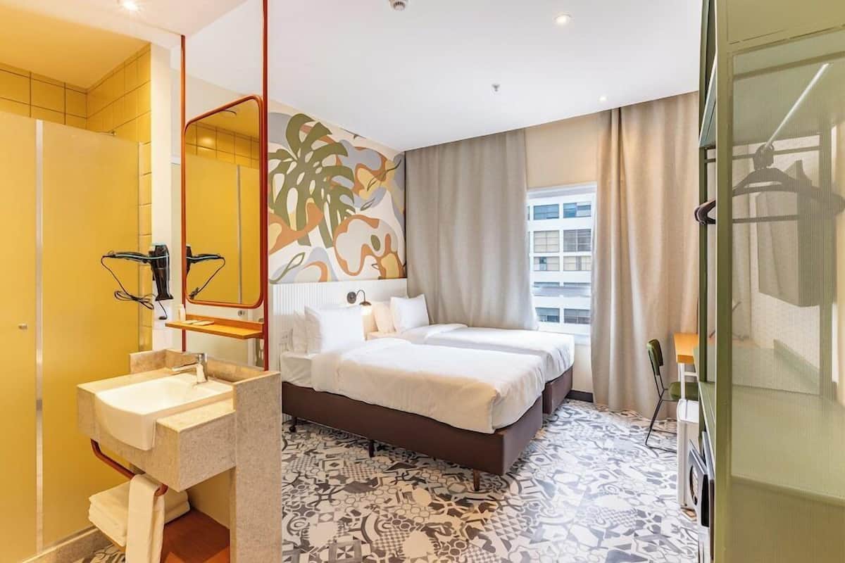 Minibar, soundproofing, free WiFi, bed sheets