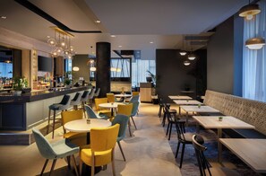 酒吧（店内）