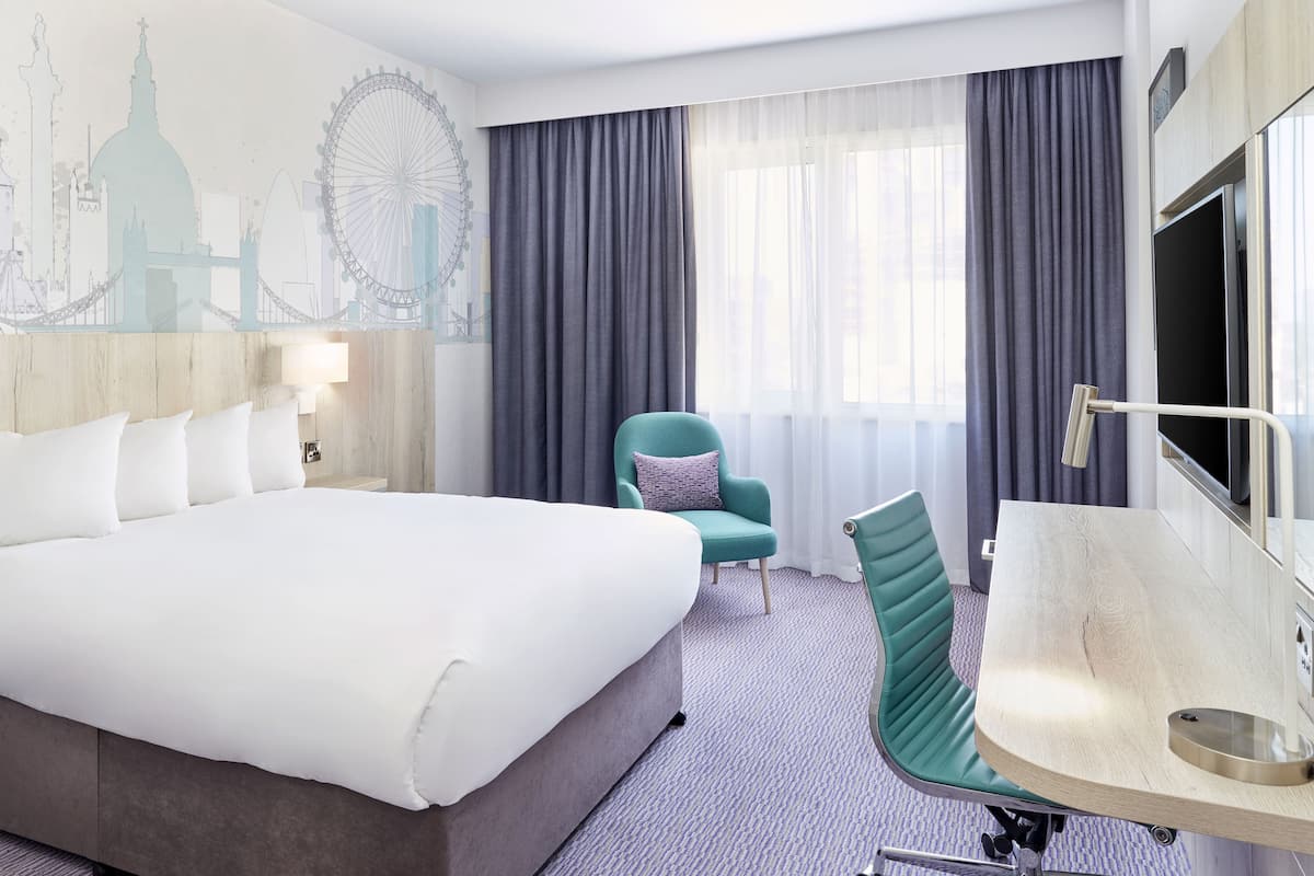 standard double room | in-room safe, desk, laptop workspace, blackout curtains