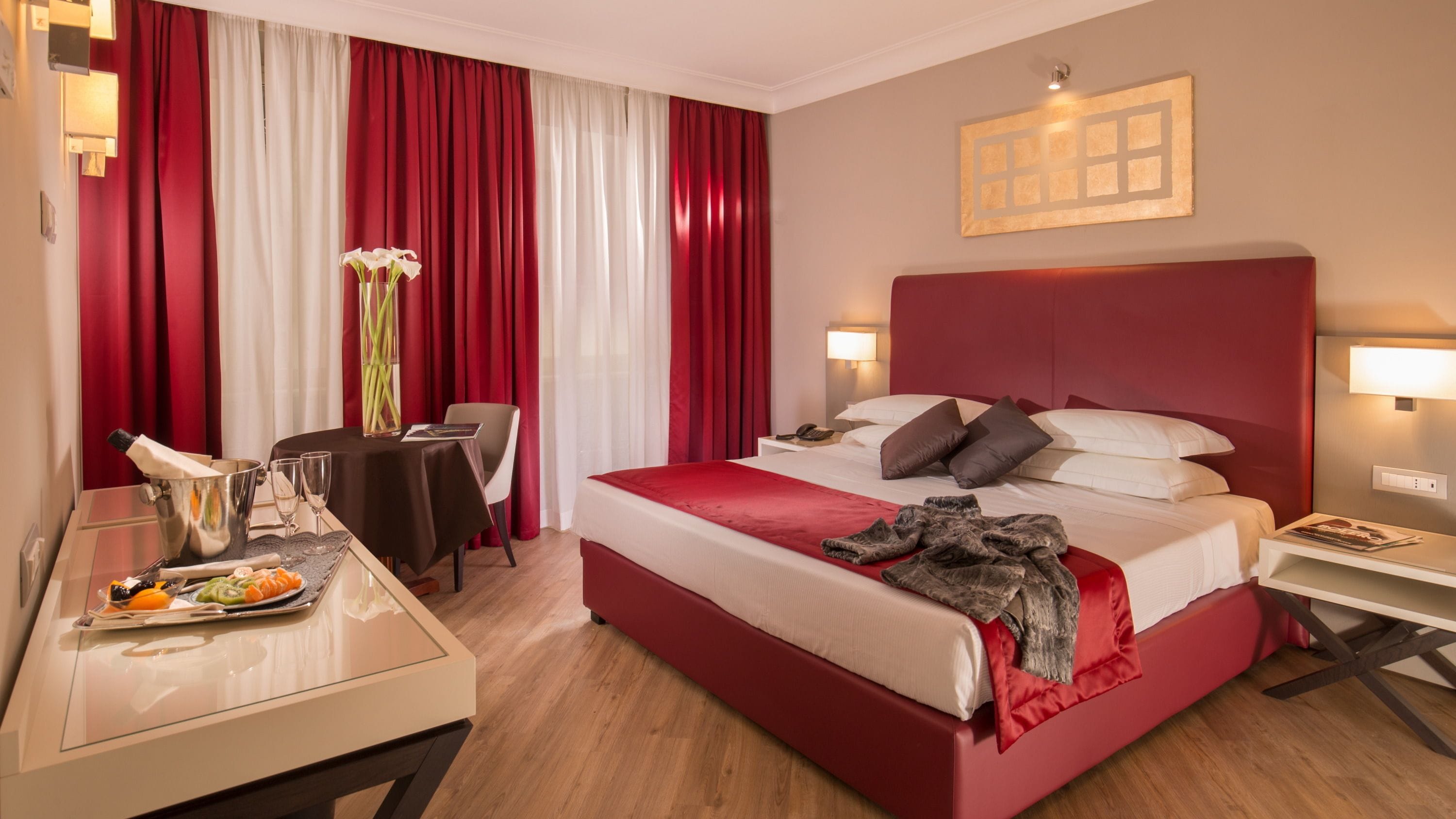 hypo-allergenic bedding, minibar, in-room safe, desk