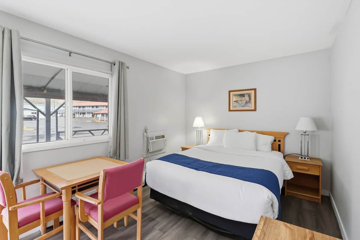 Suite, 2 grands lits, non-fumeur | Bureau, fer et planche Ă repasser, lit dâappoint (supplĂ©ment)