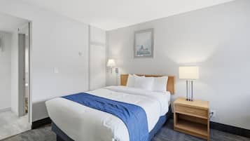 Room, 1 Queen Bed, Non Smoking | Desk, iron/ironing board, rollaway beds, free WiFi