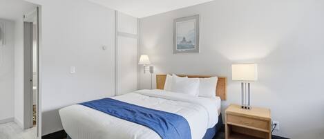 Desk, iron/ironing board, rollaway beds, free WiFi