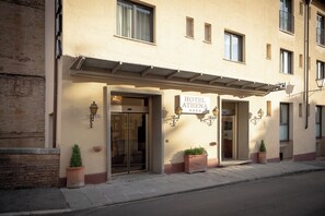 Exterior detail - Hotel Athena (Siena)
