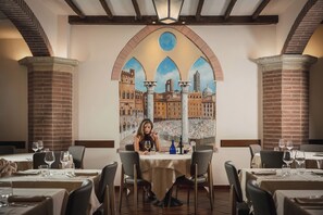 Breakfast and dinner served - Hotel Athena (Siena)