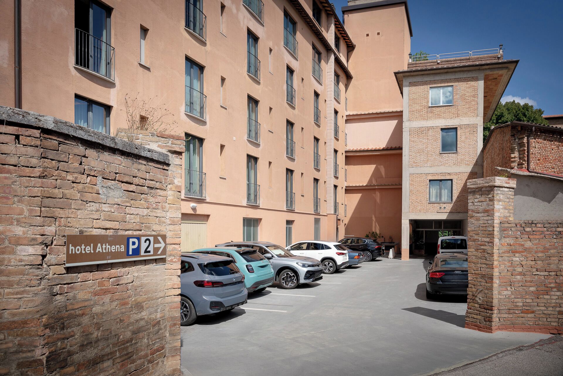 Parken ohne Service (kostenlos), Parkservice (kostenlos)